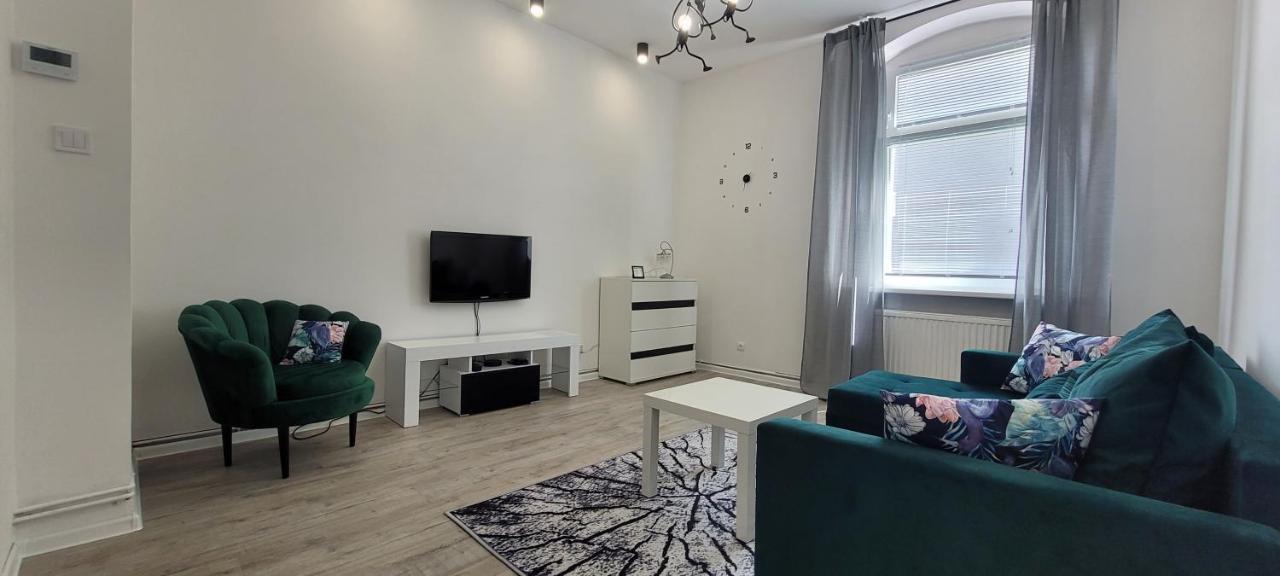 Apartament Citystation Валбжих Екстериор снимка